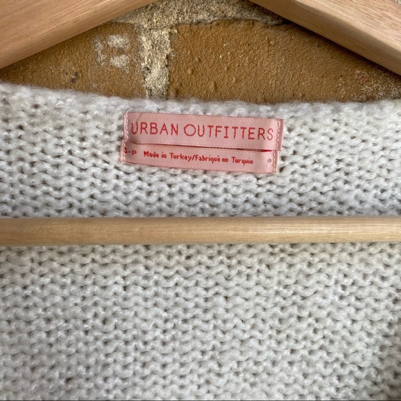 Urban Outfitters Cropped V-Neck Knit Sweater - Picture 2 of 5